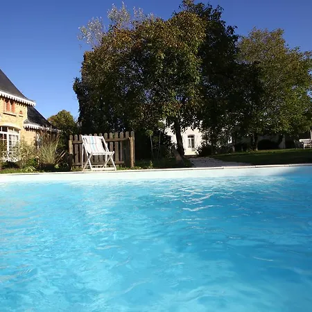 לינה וארוחת בוקר Lassaubatju 3*