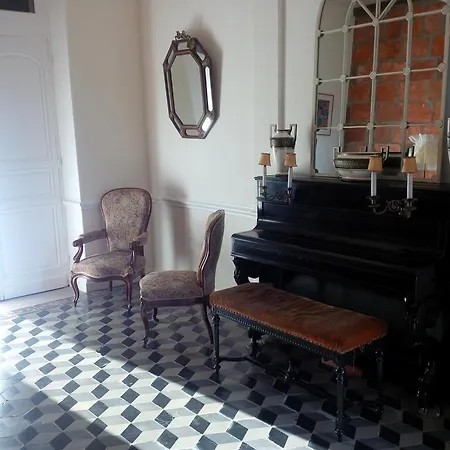 לינה וארוחת בוקר Lassaubatju