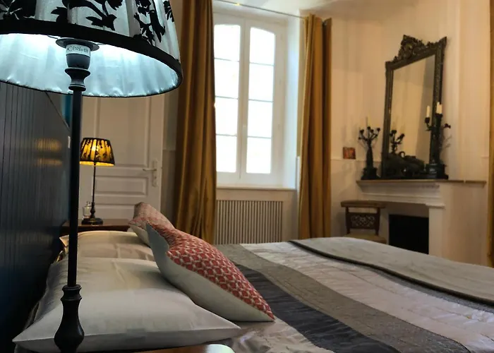 莱苏巴祝住宿加早餐旅馆 Hontanx