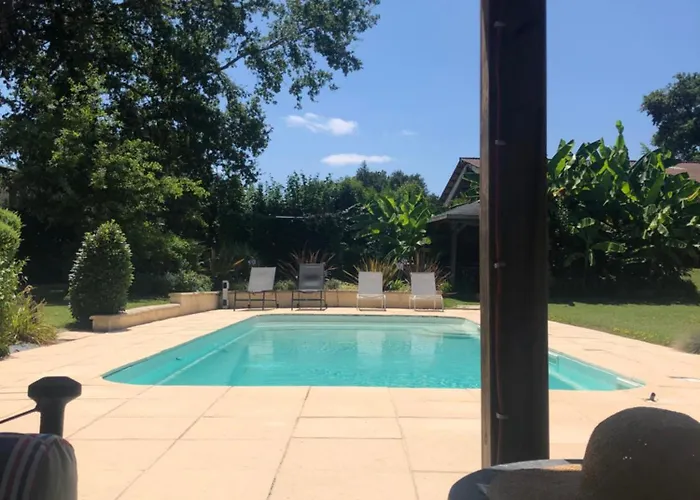 莱苏巴祝住宿加早餐旅馆 Hontanx